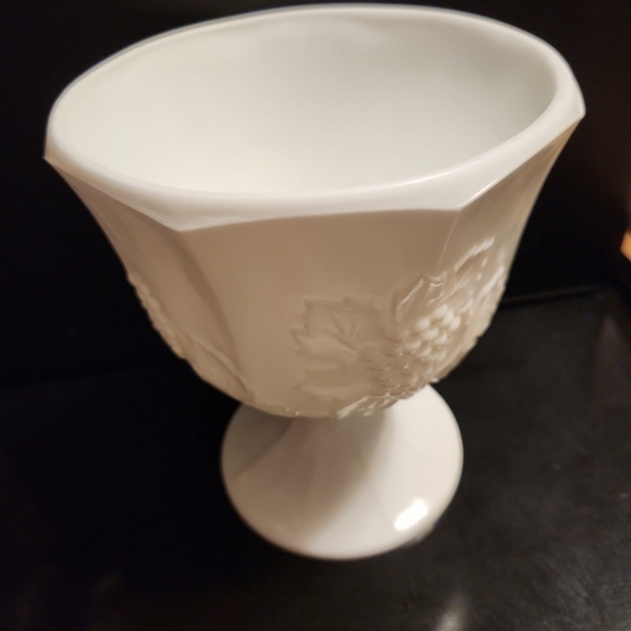 Vintage Harvest Pedastle Vase - Picture 2 of 2